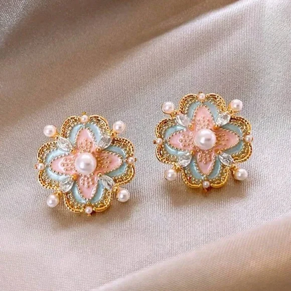 Pastel Floral Stud Earrings 🌸 Pearl Rhinestone Gold Tone Cottagecore - Picture 6 of 7